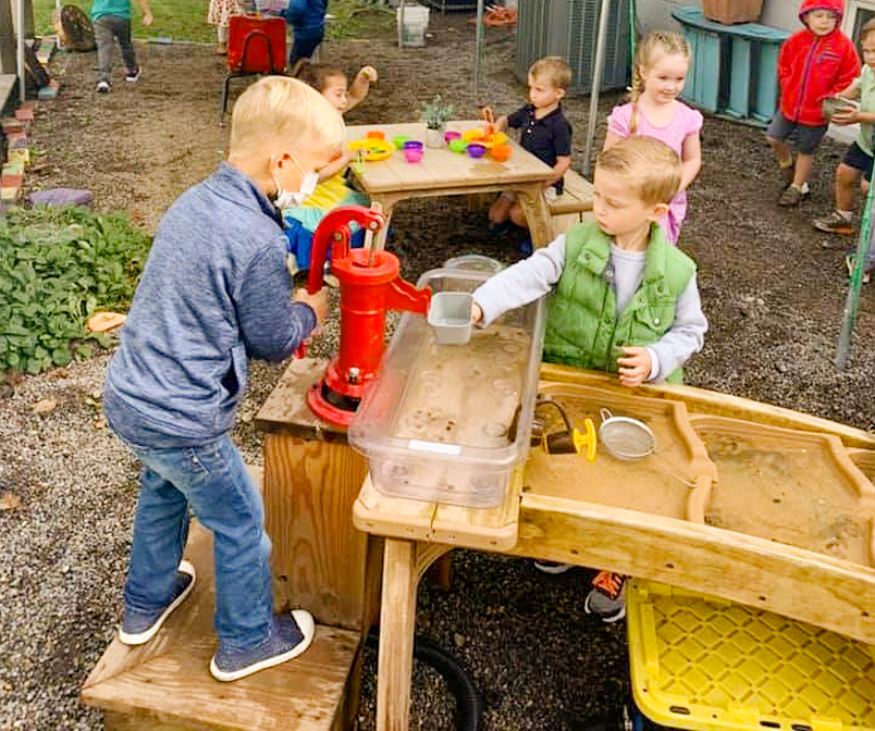 Children playing with the Outlast Cascade