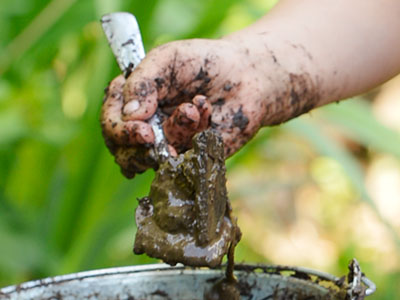 Mud Play hand