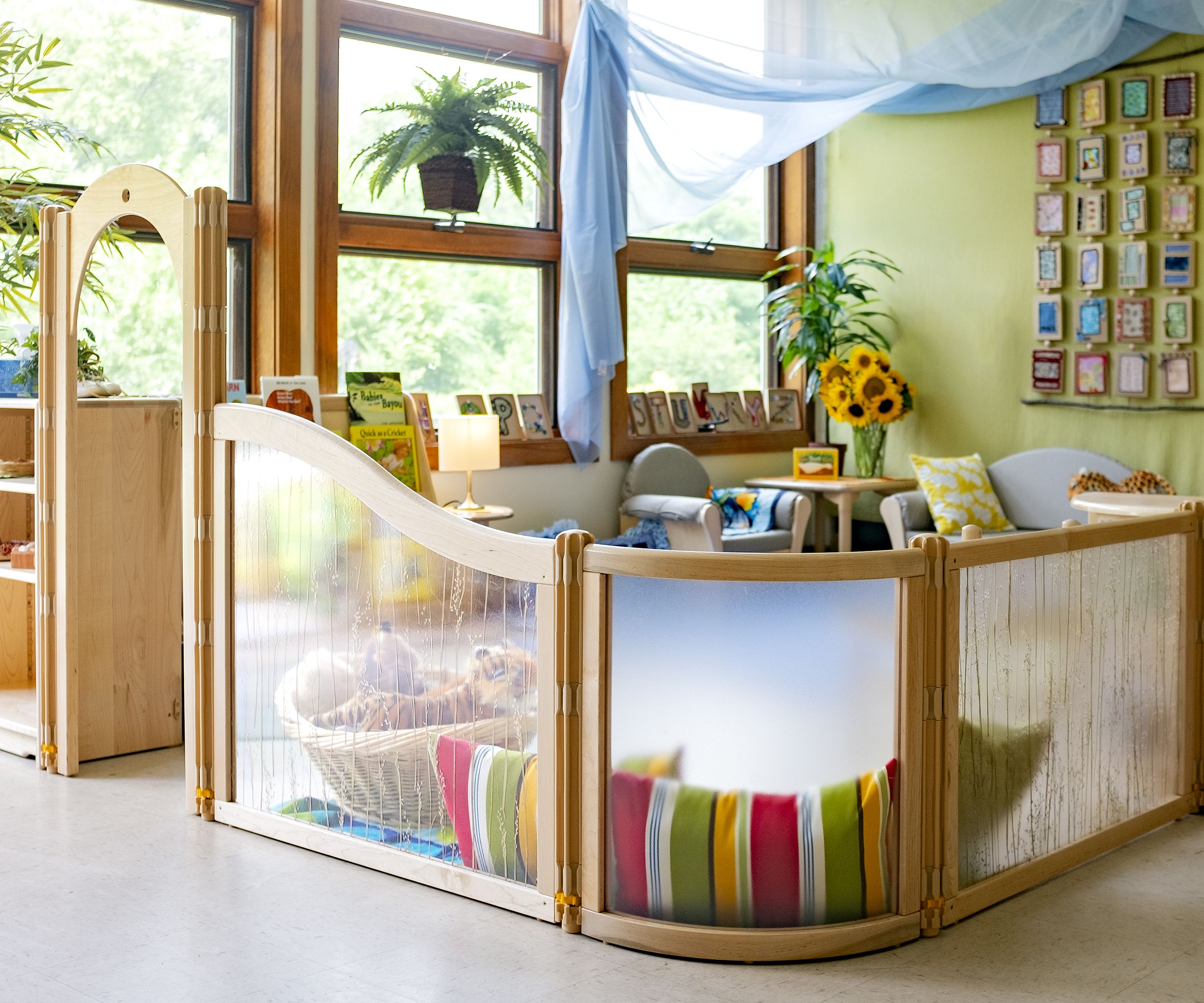A large room divider with an F903 Rice grass wave panel