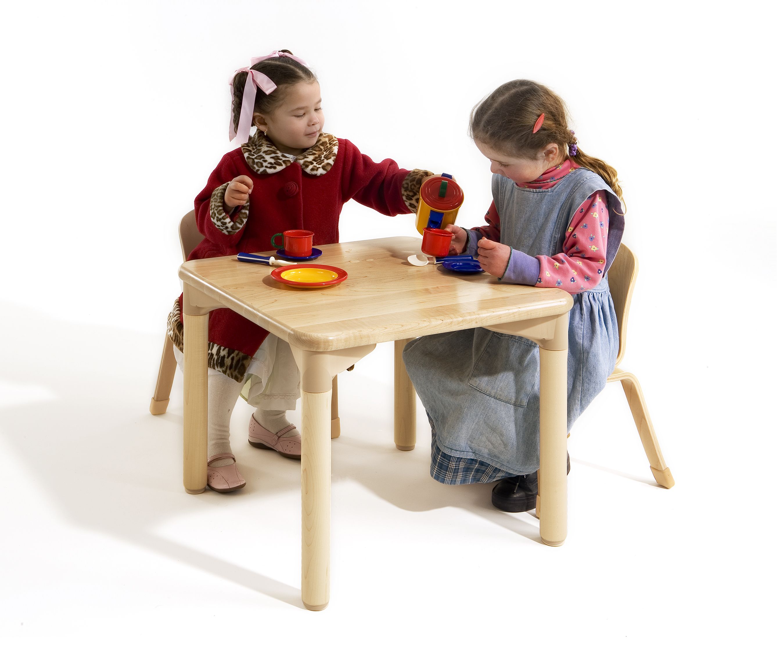 Uses of shop tables and chairs
