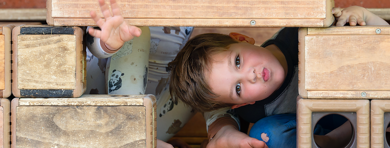 Children playing with Outlast Blocks